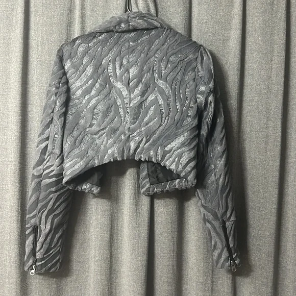 Sassy zebra pattern cropped jacket - Picture 2 of 2